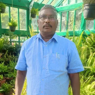 R Murugesan, LIC agent in Erode